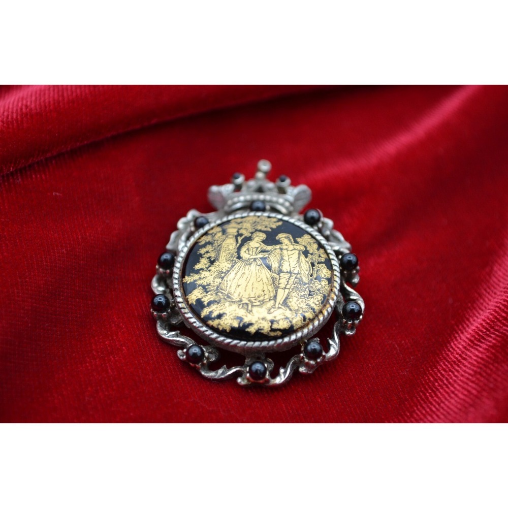 Vintage Limoges Style Fragonard Courtyard Scene Pendant Brooch Silver Tone Black